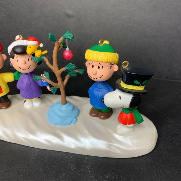 Peanuts Art Hallmark Peanuts Season Of Joy Charlie Brown Christmas
